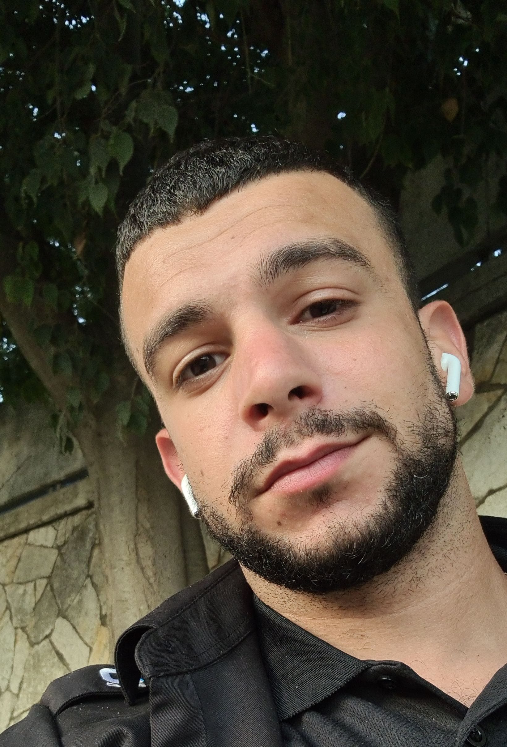 <b>שלו דהן </b>| מאבטח